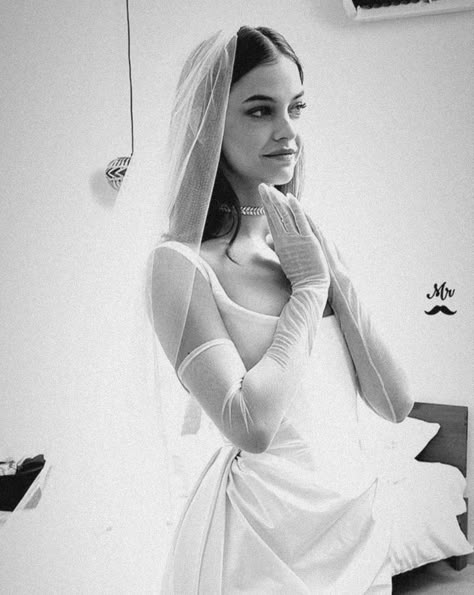 Barbara Palvin And Dylan Sprouse Wedding, Sprouse Wedding, Barbara Palvin Wedding, Barbara Palvin And Dylan Sprouse, Barbra Palvin, Wedding Dress Gloves, Palvin Barbara, Dylan Sprouse, Wedding Hair Inspiration