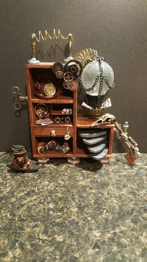 Steampunk Dollhouse, Lantern Diorama, Miniature Steampunk, Steampunk Toys, Dollhouses Ideas, Steampunk Shelves, Steampunk Miniatures, Steampunk Rooms, Halloween Boxes