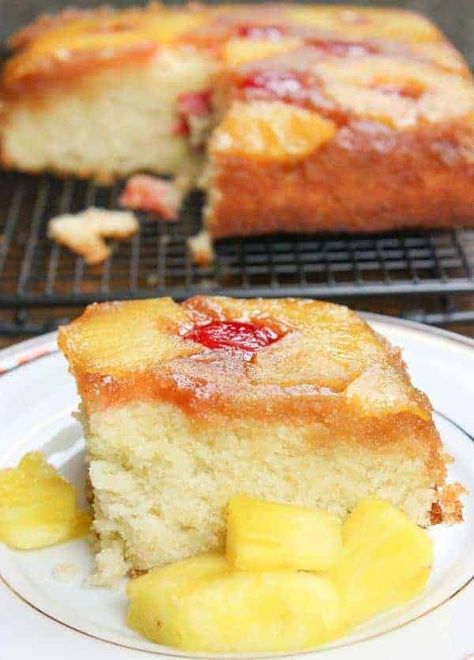 Homemade Pineapple Upside Down Cake Homemade Pineapple Upside Down Cake, Pineapple Upside Down Cake Recipe, Upside Down Cake Recipe, Lemon Pound Cake Recipe, Fluffy Cake, Cake Pop Recipe, Pineapple Upside Down Cake, Pineapple Upside, Pineapple Upside Down