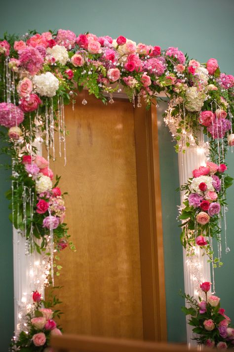 And my favorite archway ;) Door Flower Decoration Entrance, Main Door Flower Decoration, Main Door Flower Decoration Indian, Mayoun Decor, Traditional Entrance, Fall Bedroom Aesthetic, Door Flower Decoration, Room Fall Decor, Book Shelf Ideas