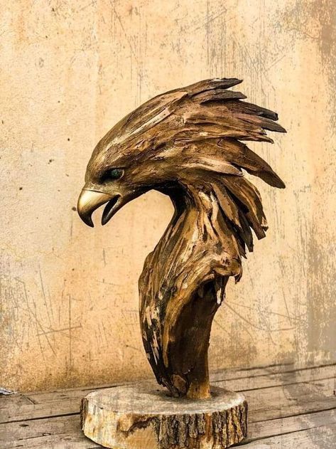 Chainsaw Wood Carving, Wood Carving Art Sculpture, Eagle Sculpture, Wood Working Projects, Wood Sculpture Art, Buddhist Art Drawing, Hand Carved Walking Sticks, Dremel Carving, Driftwood Art Diy