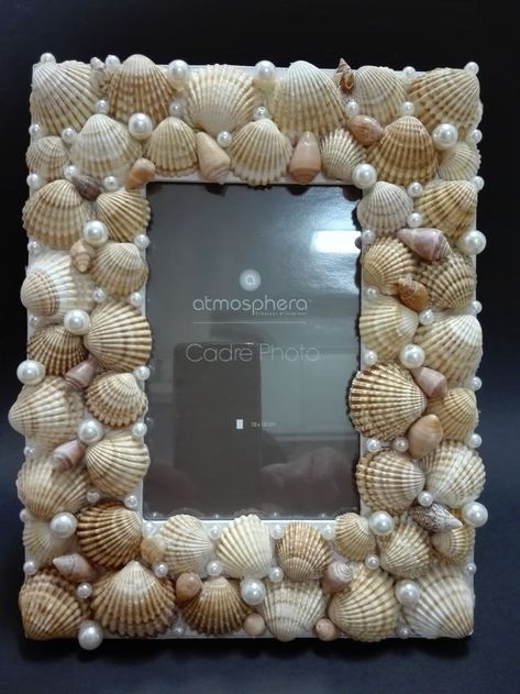 Seashell Picture Frames, Seashell Frame, Beach Themed Crafts, Seashell Projects, Handmade Mirror, Mirror Crafts, Mermaid Shell, Shell Crafts Diy, Shell Frame