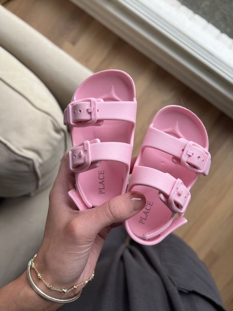 Kids Outfits Daughters, Toddler Sandals Girl, Toddler Wearing, Toddler Summer, Toddler Girl Shoes, Baby Sandals, Children Shoes