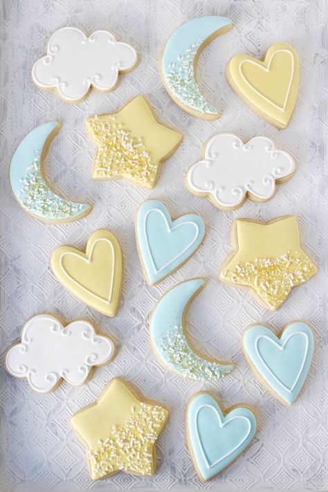 Moon Decorated Cookies, Moon Cookies, Gateau Baby Shower, Twinkle Twinkle Baby Shower, Babyshower Party, Moon Baby Shower, Kolaci I Torte, Shower Desserts, Baby Boy Baptism