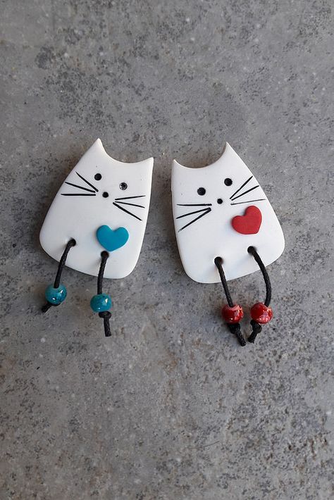 Japanese Beginner, Cat Magnets, Clay Christmas Decorations, Air Dry Clay Projects, ดินปั้น Polymer Clay, Clay Crafts Air Dry, Pottery Inspiration, Polymer Crafts, Clay Ornaments