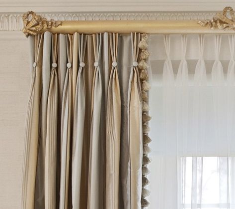 French Style pinch pleat drapery with buttons - 18 Sophisticated Ideas for Pinch Pleated Drapes and Valances French Pleat Drapery, Pinch Pleat Draperies, Pinch Pleat Drape, Silk Drapes, French Pleat, Pleated Drapery, Diy Terrarium, Drapes And Blinds, Drapery Designs