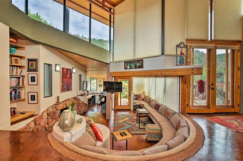 Conversation pit in living room of New Mexico home. Conversation Pit 70's, Living Room 70s, Living Rooms Design, Small Spaces Living Room, Conversation Pit, Built In Sofa, New Mexico Homes, Mexico Real Estate, Sunken Living Room