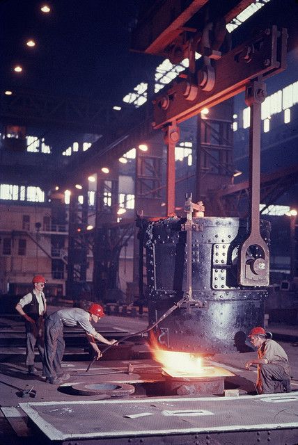 Sheffield - Steel City. Sad that the steel industry an its historical heritage of the City has been abandoned. Metal Mill, Bethlehem Steel, Sheffield Steel, Steel Industry, Sheffield City, Happy City, The Huntsman, Steel Worker, Steel Mill