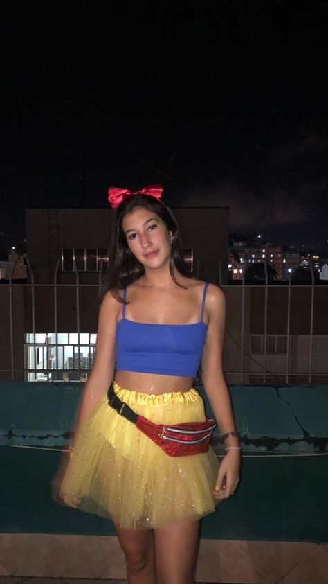 Simple Snow White Costume, Diy Snow White Costume For Women, Snow White Costume Women, Halloween Fortune Teller Costume, Diy Snow White Costume, Hot Halloween Costumes Women, Hottest Halloween Costumes, Snow White Halloween, Snow White Tutu