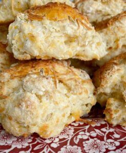 Rosemary Cheddar Drop Biscuits Cheddar Drop Biscuits, Rosemary Biscuits, Drop Biscuits Recipe, Cooking Panda, Dried Rosemary, Savoury Biscuits, Cheddar Biscuits, Drop Biscuits, Biscuit Rolls