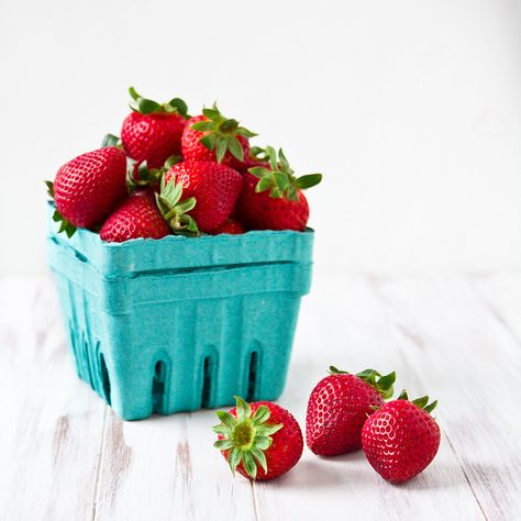 Strawberries Making Strawberry Jam, Cooking Mistakes, Berry Basket, Strawberry Juice, Strawberry Margarita, Strawberry Party, Diy Party Supplies, Berry Baskets, Summer Berries