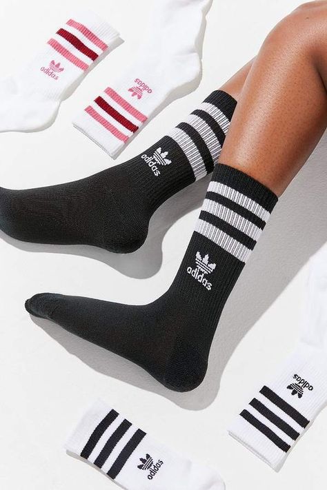 Adidas Originals Roller Crew Sock Barang Mahal, Sweat Clothes, Socks Photography, Socks Adidas, Training Outfit, Cute Sweats, Adidas Socks, Cute Nike Outfits, Tennis Shop