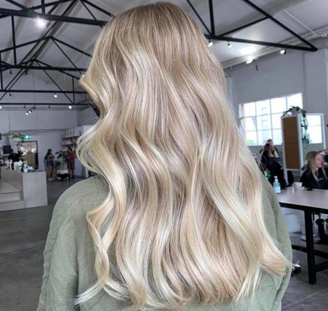 Clear Winter Blonde Hair, I’ve Blonde Hair, Creamy Vanilla Blonde Hair Balayage, Cold Toned Blonde Hair, Neutral Tone Blonde Hair, Butter Cream Blonde Hair, Cream Blonde Highlights, Cool Blonde Hair Color Balayage, Milk Blonde Hair