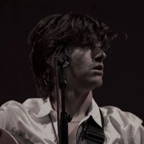 Eycte Era Alex Turner, Alex Turner Pfp, Alex Turner Icon, Alex Arctic Monkeys, Artic Monkeys, Concert Aesthetic, Shadow Puppets, Alex Turner, Most Beautiful Man