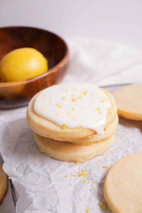 Lemon Meltaway Cookies Meltaway Cookies Recipe, Lemon Meltaway Cookies, Butterfly Pea Powder, Lemon Blueberry Cookies, Meltaway Cookies, Purple Blue Ombre, Lemon Shortbread Cookies, Lemon Cookie, Chocolate Garnishes