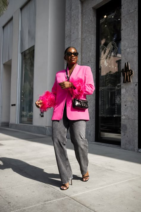 Feather Blazer Outfit Inspo, zara feather blazer, fall outfit inspo, colorful blazer, pink blazer, relaxed jeans outfit Zara Pink Blazer Feather, Zara Pink Blazer Outfit, Blazer Pink Look, Blazer Rose Outfit, Pink Blazer Street Style, Feather Blazers, Pink Blazer And Jeans Outfit, Blazer Rosa Outfit, Pink Blazer Outfits For Women