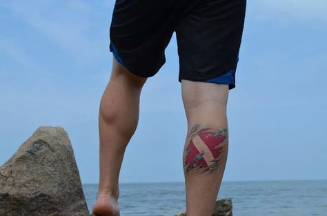 Dive Flag Tattoo Ideas, Dive Flag Tattoo, Diving Tattoo, Ripped Skin Tattoo, Scuba Diving Tattoo, Turtle Tattoos, Dive Flag, Sea Turtle Tattoo, Tattoo Thoughts