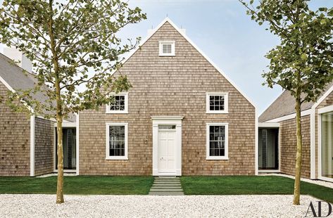 Jacobsen Architecture, Shingle Style Architecture, Nantucket Cottage, Gros Morne, Shingle House, Shingle Style Homes, Seaside Cottage, Classical Architecture, Barn House