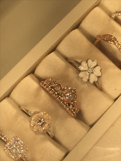 Rose Gold Princess Ring Pandora Rose Gold Rings Aesthetic, Pandora Rose Gold Ring, Xv Rings, Quince Rings, Gold Pandora Rings, Pandora Rings Gold, Pandora Princess Ring, Disney Princess Rings, Fashion Core