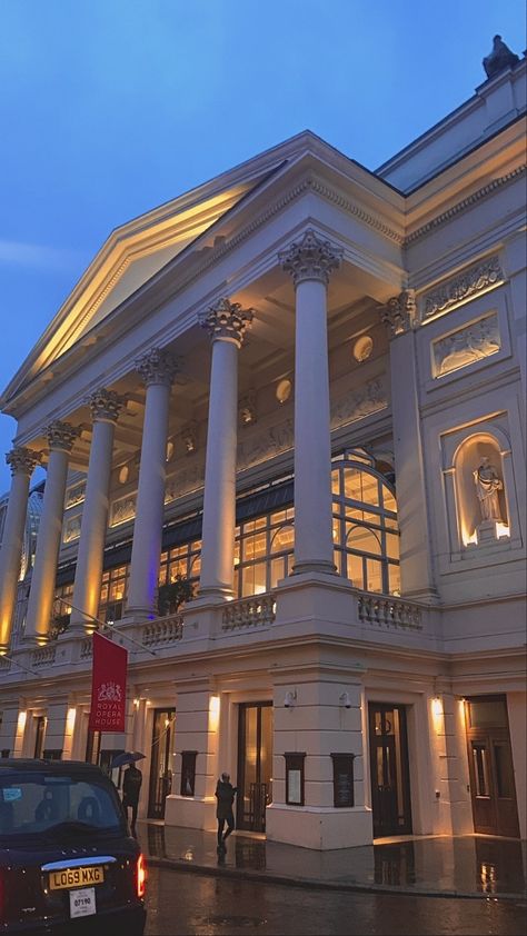 London Academy Of Music And Dramatic Art, The Royal Opera House London, Royal Opera House Aesthetic, London Opera House, Opera Theatre Aesthetic, Royal Opera House Ballet, Theatre Exterior, Opera London, Uk Landmarks