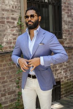 Blue Blazer Outfit, Casual Suits Men, Terno Slim Fit, Light Blue Blazer, Mens Casual Suits, White Chinos, Formal Men Outfit, Herren Outfit, Sharp Dressed Man