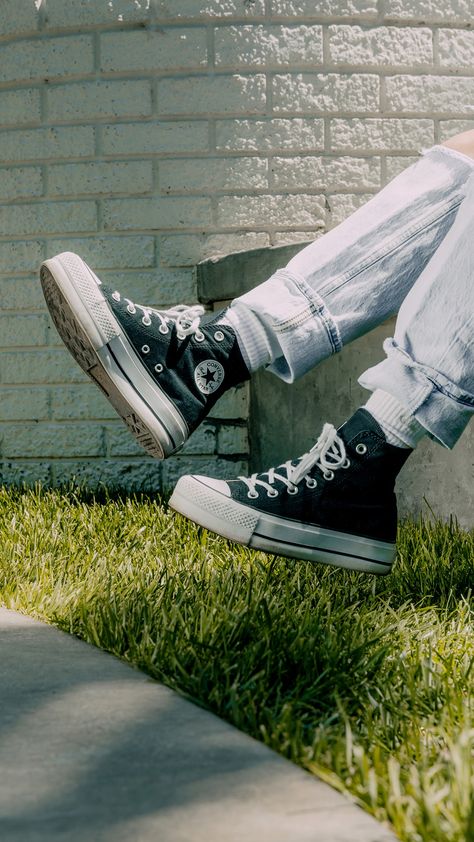 Considered the perfect canvas for any look, we sat down with three local Las Vegas creators to discuss what Converse means to them and how they express themselves through their art. Head to our reels tab to learn more about how @ariana.reyna, @luther.redd, and @fatherofnasa style their favorite pair of converse. Read More: https://feature.com/blogs/feature-sneaker-boutique/how-to-style-converse-las-vegas-creators How To Style Converse, Style Converse, Sneaker Boutique, Litho Print, Photo Session, How To Style, Plant Decor, Photo Sessions, Las Vegas