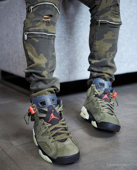 #FEATUREMYSNEAKS 👈 on Instagram: “What’s your favorite Travis Scott collab? 🌵 📸: @krip2nyt3 | Jordan 6 Cactus Jack #featuremysneaks” Jordan 6 Outfit Men, Jordan 6 Outfit, Jordan 6 Travis Scott, Mode Dope, Zapatillas Jordan Retro, Nike Street, Jordan 1 Outfit, Custom Shoes Diy, Animal Instinct