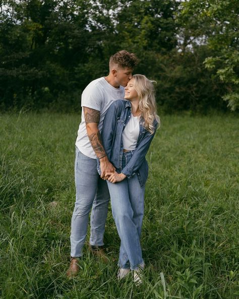 The cutest couples session on the farm!! These two got married almost a year ago and I was so stoked to get them out to the farm to take pictures 🥰 We had huge green fields to run in, yellow flowers still blooming, and a little creek to skip rocks in. It was such a fun evening! Creek Couples Photoshoot, Couple Outdoor Photoshoot Poses, Couple Lake Pictures, Farm Couple Pictures, Flower Farm Photoshoot, Outdoor Couple Poses, Couples Photoshoot Field, Creek Engagement Photos, Fun Couple Poses