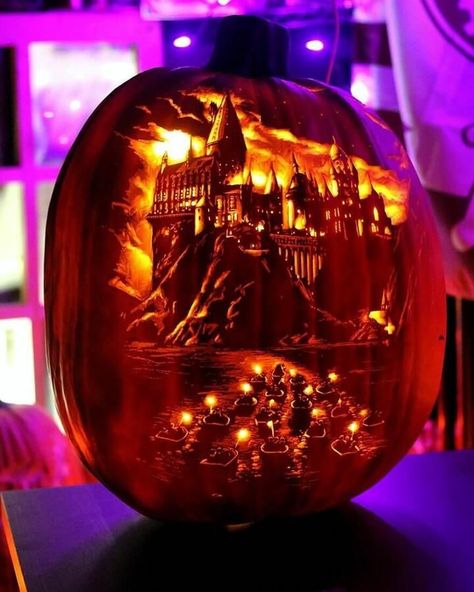 Pumpkin Drawing and Carving Design. Hogwarts Pumpkin Carving, Hogwarts Pumpkin, Pumpkins Stencils, Harry Potter Pumpkin Carving, Harry Potter Pumpkin, Tall Pumpkin, Cute Pumpkin Carving, Disney Pumpkin Carving, Halloween Pumpkin Carving Stencils