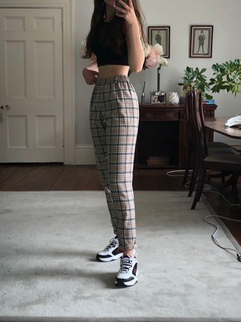 Excited to share the latest addition to my #etsy shop: Beige Tartan trousers https://etsy.me/3YskUcU #check #high #boyfriend #tapered #noclosure #trouser #no #beige #brown Checkered Trousers Outfits, Check Pants Outfit, Checked Trousers Outfit, Trousers Women Outfit, Plaid Pants Outfit, Elegant Trousers, Tartan Trousers, Plaid Pants Women, Checkered Trousers