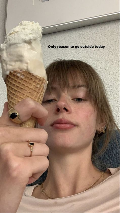 Ice Cream Poses Photo Ideas, Ice Cream Ig Captions, Ice Cream Snapgram, New Year Ig Story Ideas, Ice Cream Photography Instagram, Kids Instagram Story Ideas, That Girl Instagram Story, Featured Name Ideas, Captions For Sister Pics