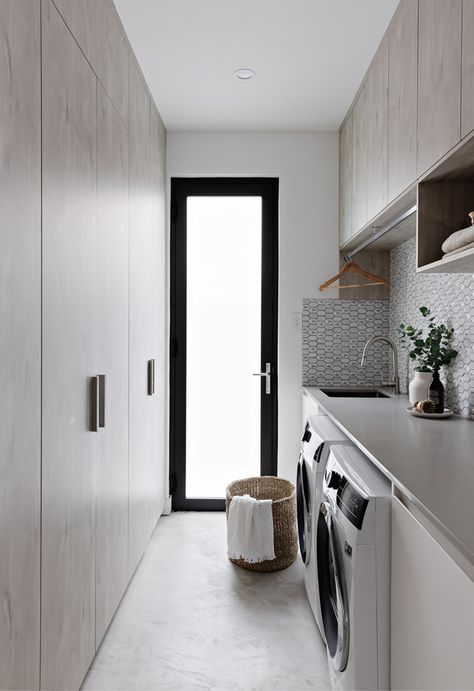 Contemporary Laundry Room, Narrow Laundry Room, Laundry Doors, White Laundry Rooms, Laundry Room Wallpaper, Laundry Room Layouts, Laundry Room Renovation, Laundry Design, Modern Laundry Rooms