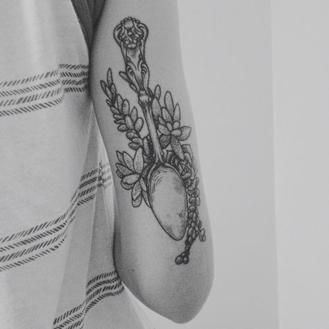 Fork And Flower Tattoo, Vintage Spoon Tattoo, Antique Spoon Tattoo, Wooden Spoon Tattoo, Spoon Tattoo Ideas, Spoon Theory Tattoo, Spoonie Tattoo, Fork Tattoo, Spoon Tattoo