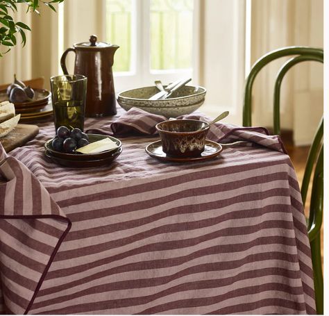 Blue Tablecloth Dining Room, Table Cloth Aesthetic, Tablescapes Outdoor, Piglet In Bed, Striped Tablecloth, Elkins Park, Stripe Table, Beds Uk, Stripe Bedding