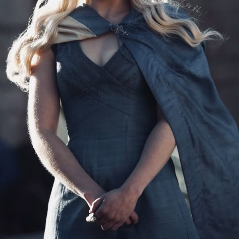 House Of The Dragon Aesthetic, Shifting Wardrobe, Daenerys Targaryen Aesthetic, Dragon Aesthetic, Game Of Thrones Outfits, Aesthetic Game, Game Of Thrones Dragons, Yennefer Of Vengerberg, Targaryen Aesthetic