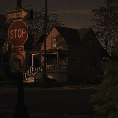 Small Town Slasher Aesthetic, Dark Small Town Aesthetic, Dark Suburban Aesthetic, 90s Small Town Aesthetic, Small Town Aesthetic Dark, Early 90s Aesthetic, Dark Nostalgia, Small Town Mystery, Haunted Trail