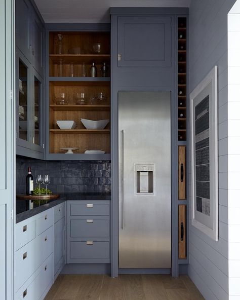 Hamptons Interior Designer on Instagram: “Is it acceptable to stay inside a pantry forever? Asking for a friend.⁠ ⁠ Design by @frampton_co / 📸: @joshuamchughphotography⁠ .⁠ .⁠ .⁠…” Hamptons Interior, Pantry Layout, Beautiful Pantry, Galley Kitchen Design, Cottage Kitchen Design, Galley Kitchens, Butlers Pantry, Galley Kitchen, Hamptons House