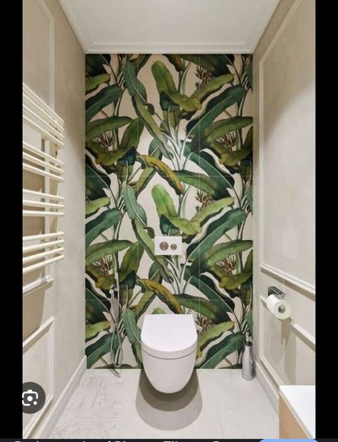 Tropical Toilets, Tile Around Bathtub, Jungle Bathroom, Latest Bathroom Designs, Ideas Baños, Toilet Room Decor, Restaurant Bathroom, Washroom Decor, Tropical Bathroom