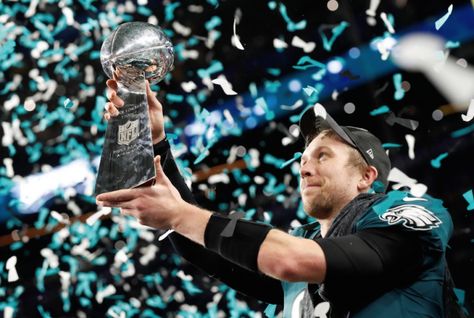 President Donald Trump uninvited the NFL's Super Bowl LII champion Philadelphia Eagles, a team with a number of outspoken Christians, from a White House visit that was planned for Tuesday. Eagles Superbowl, Super Bowl 52, Eagles Win, Nick Foles, Philadelphia Eagles Super Bowl, Philly Sports, Eagles Super Bowl, Carson Wentz, Fly Eagles Fly