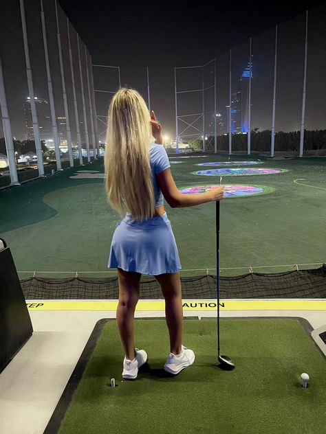 Topgolf #aesthetic #topgolfdubai #emiratesclub #luxurylife #dubailife #blondehair #outfitideas #outfitstyle ksjxiomara on ig credits Topgolf Outfit, Dubai Outfit, Dubai Aesthetic, Luxury Lifestyle Women, Top Golf, Dubai Life, 2024 Vision, Luxury Style, Fun Time