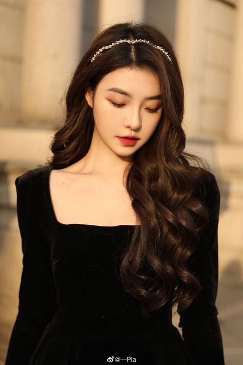 Medium Long Haircuts, Fesyen Rambut, 인물 사진, Long Hair Cuts, Korean Hairstyle, Medium Length Hair Cuts, Aesthetic Hair, Fesyen Wanita, Prom Hair