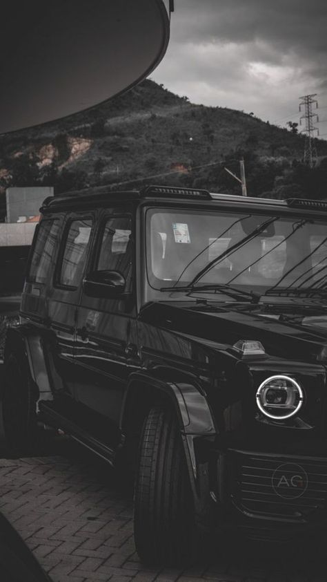 Black G Wagon, Zapatillas Nike Jordan, Mercedes Jeep, Wallpaper Carros, Black Mercedes, Jeep Wallpaper, Mercedes Benz Wallpaper, Mercedes Wallpaper, Amg Car