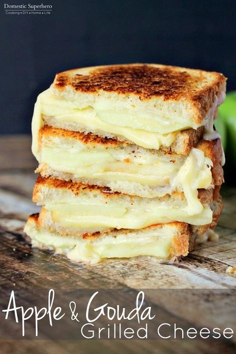 Gouda Grilled Cheese, Apple Gouda, Grilled Cheese Recipes Gourmet, Savory Apple Recipes, Fancy Grilled Cheese, Gourmet Grilled Cheese, Best Grilled Cheese, Grilled Cheese Sandwiches, Apples And Cheese