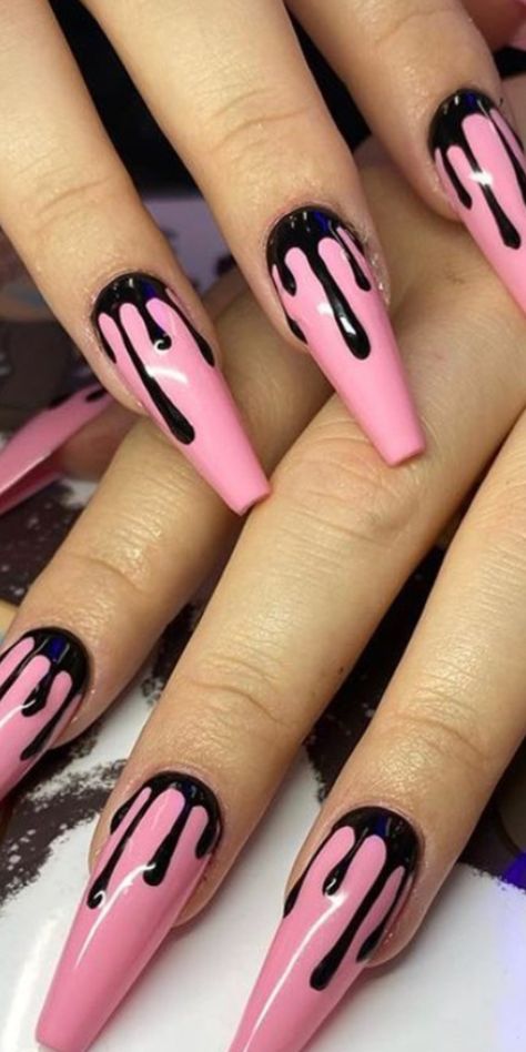 Drip Nail Art Designs, Goth Coffin Shaped Nails, Pink Nail Black Tip, Creepy Nails Acrylic, Goth Girl Nail Ideas, Loud Nails Art Designs, Gothic Barbie Nails, Easy Gothic Nails, Goth Easter Makeup