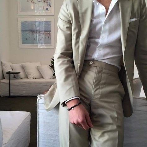 anthony bridgerton aesthetic | the viscout who loved me | bridgerton | julia quinn Prom Boys Outfit, King Of Sin, Beige Suits For Men, Boys Outfits Aesthetic, P Johnson, Anthony Bridgerton, Light Suit, Aesthetic Outfits Men, Beige Suits