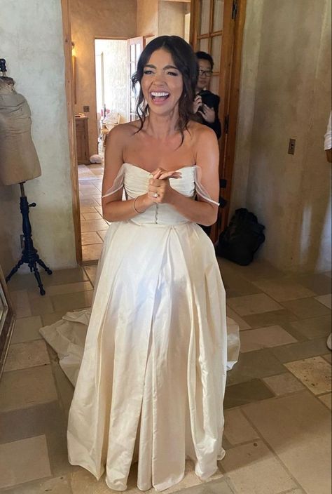 Sarah Hyland Wedding, Sarah Hyland, Now And Forever, Wedding Hair And Makeup, Wedding Beauty, Fav Celebs, Dress C, Dream Wedding Dresses, Bride Hairstyles