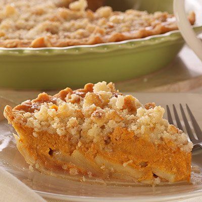 Dutch Apple Pie Recipe, Homemade Pie Recipes, Dutch Apple Pie, Dutch Apple, Pumpkin Apple, Apple Pie Recipes, Sharp Cheddar, Crumble Topping, Homemade Pie