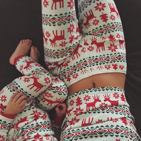 kendall jenner Pajamas For Teens, Mommy Daughter, Foto Tips, Mommy And Me Outfits, Black Christmas, Noel Christmas, Cotton Pyjamas, Christmas Fashion, Cool Stuff