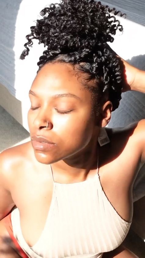 @protectivestyles: “Passion Twist Tutorial 😍 |Save 4 Later | @maia_poppin I just love #fivioforeign_8fs ☺️ I do not…” Hair Parts, Twist Tutorial, Braids Ideas, Beauty Supply Store, Blow Dryer, Rubber Bands, Beauty Supply, Just Love, Braids