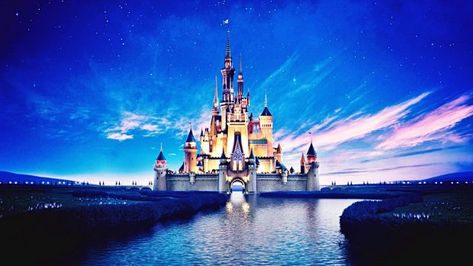 Disney Castle Photos. Disney Castle Wallpaper, Disney Desktop Wallpaper, Sf Wallpaper, Castle Background, Disneyland Castle, Disney Wallpapers, Images Disney, Wallpaper Disney, Disney Up